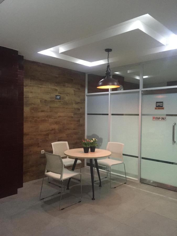 Vysha Residence Yakarta Exterior foto